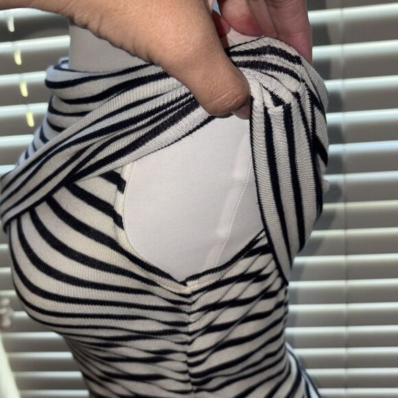 Zara Ribbed Stretch Knit Off-Shoulder Striped Top Shirt Cream/Black - Picture 4 of 11